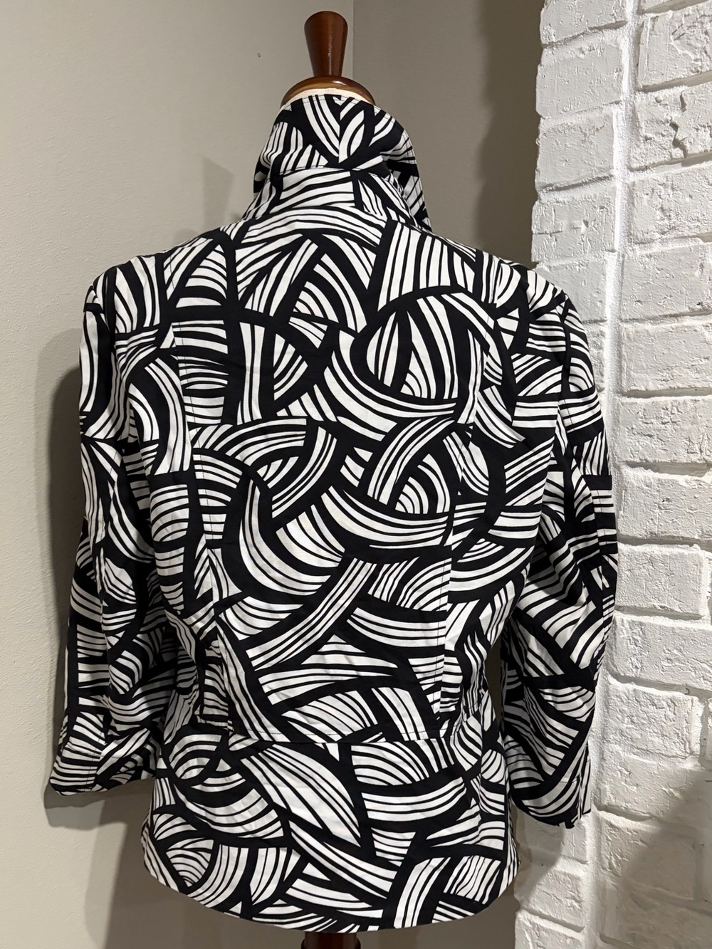 Rafaella Black & White Patterned Women's Jacket - Picture 3 of 8